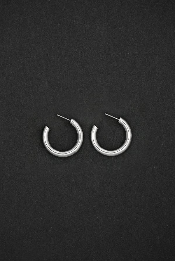 HOOP EARRING.