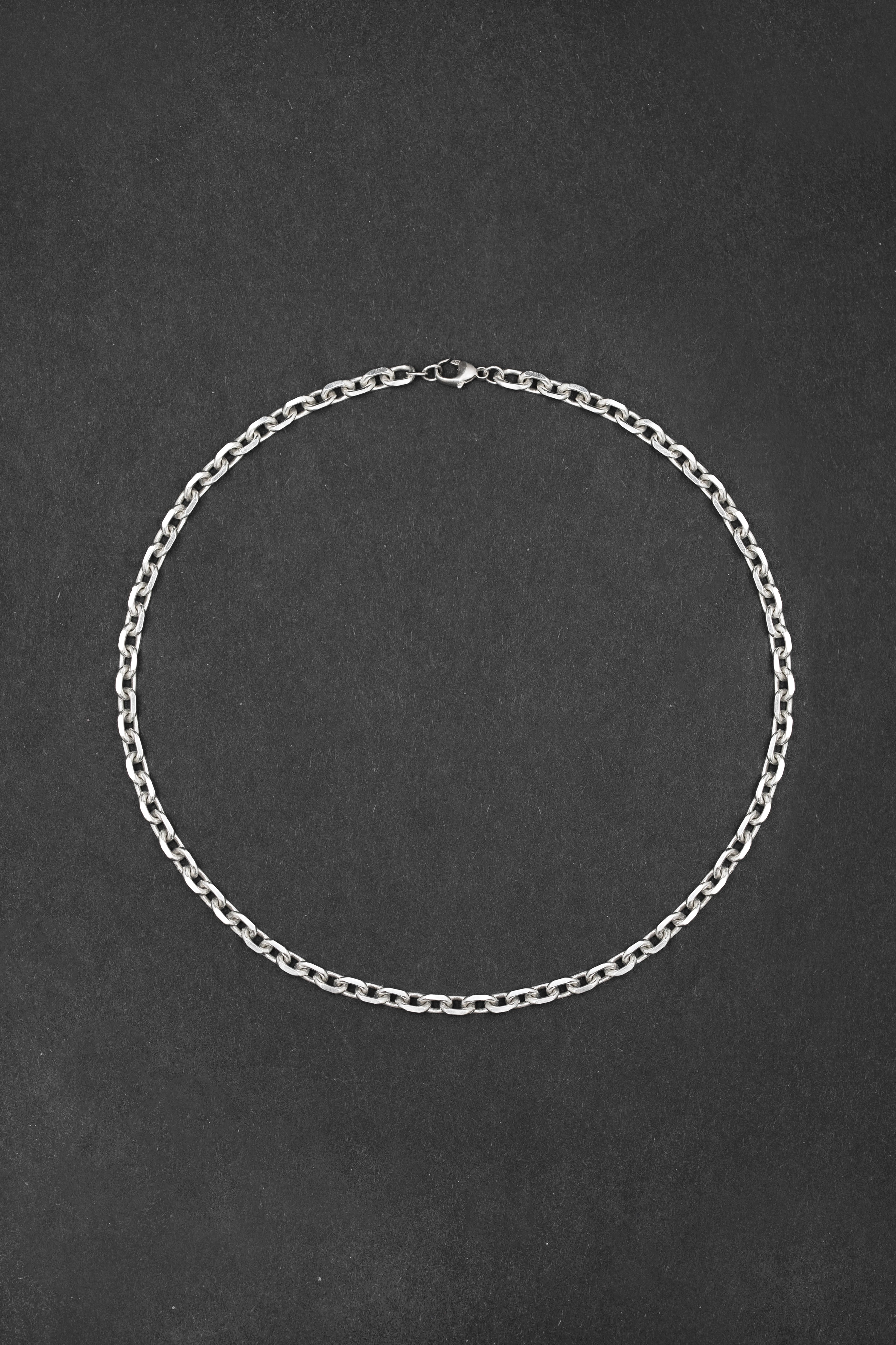 CLASSIC CHAIN NECKLACE